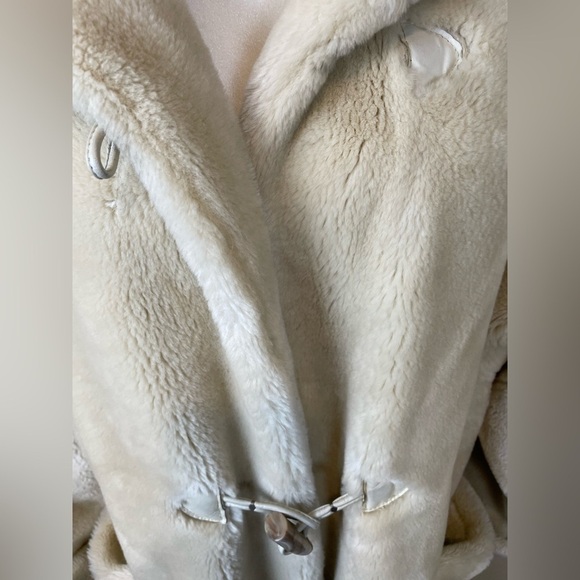 Vintage Marvin Richard Cozy Cream Faux Fur Coat - Picture 12 of 15